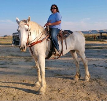 Maybelle Hartness and her horse Synda.